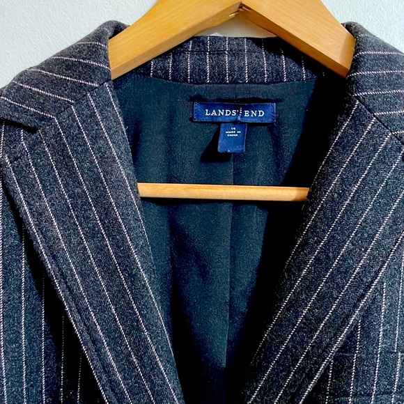 Lands’ End Wool Cashmere Blend Blazer.  Pinstripe charcoal Gray and Mauve. - Picture 3 of 5
